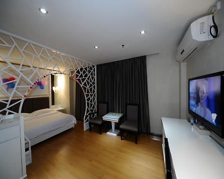 Hotel Super 8 Guangzhou Railyway Station Esterno foto